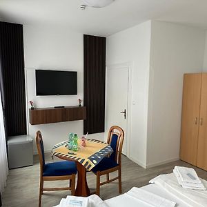 Economy Zimmer mit Kingsize-Bett